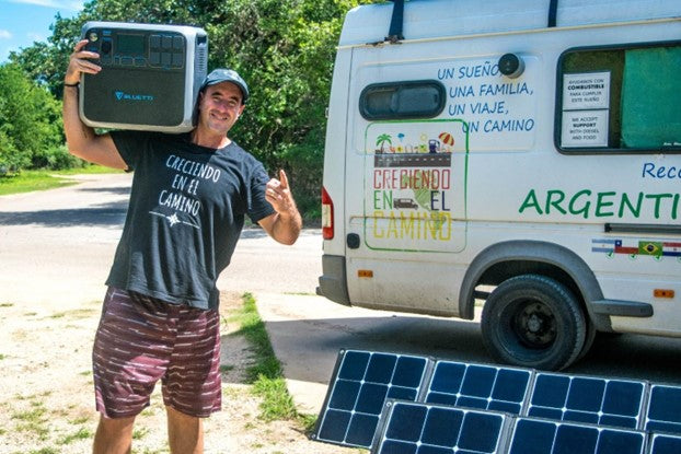 Off grid portable solar generator